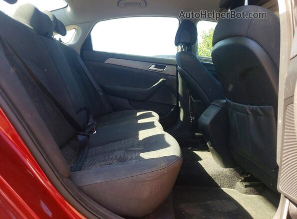 5NPE24AF8GH339600 2016 HYUNDAI SONATA Red Vista de los asientos traseros