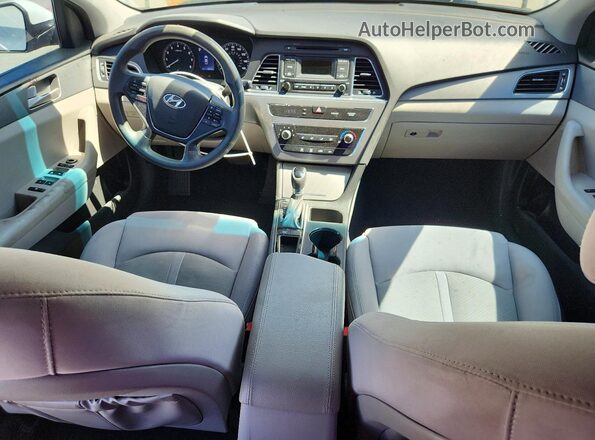 5NPE24AF8HH530001 2017 HYUNDAI SONATA White Widok deski rozdzielczej