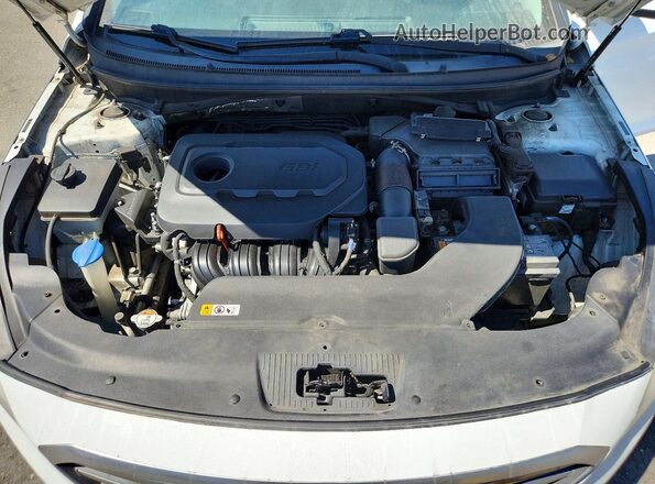 5NPE24AF8HH530001 2017 HYUNDAI SONATA White Widok wnętrza z tyłu