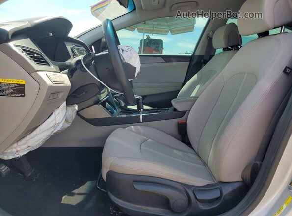 5NPE24AF8HH542133 2017 HYUNDAI SONATA Silver Vista interior delantera