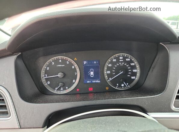 5NPE24AF8HH563239 2017 HYUNDAI SONATA Red Widok zestawu wskaźników
