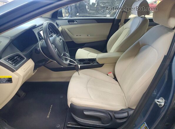 5NPE24AF8HH594832 2017 HYUNDAI SONATA Синий Вид салона спереди