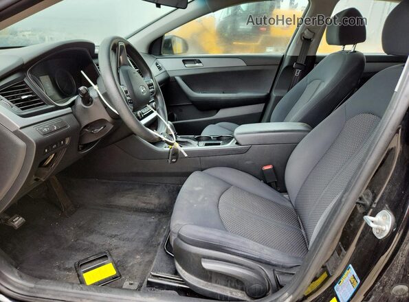 5NPE24AF8JH605088 2018 HYUNDAI SONATA Black Front interior view