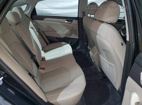 5NPE24AF8JH707300 2018 HYUNDAI SONATA Black Rear seats view