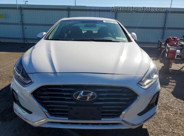 5NPE24AF8KH757051 2019 HYUNDAI SONATA White წინა სალონის ხედი
