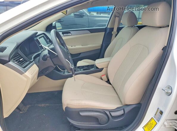 5NPE24AF8KH797470 2019 HYUNDAI SONATA White Widok wnętrza z przodu