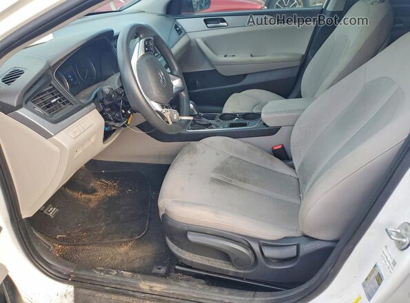 5NPE24AF8KH798621 2019 HYUNDAI SONATA Белый Вид салона спереди