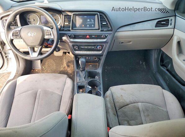 5NPE24AF8KH798621 2019 HYUNDAI SONATA Белый Вид панели приборов