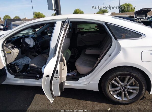 5NPE24AF9GH260209 2016 HYUNDAI SONATA White VIN sticker view