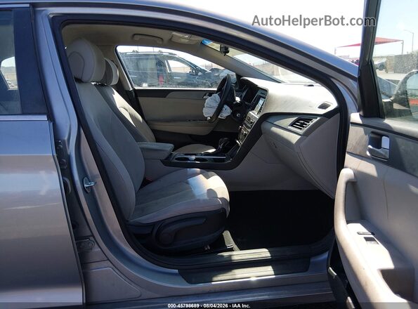 5NPE24AF9GH261893 2016 HYUNDAI SONATA (U.S.) Серый Вид салона спереди