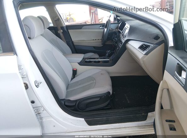 5NPE24AF9GH356339 2016 HYUNDAI SONATA White წინა სალონის ხედი