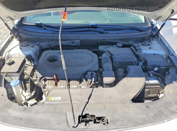 5NPE24AF9HH564951 2017 HYUNDAI SONATA White Вид задньої частини салону