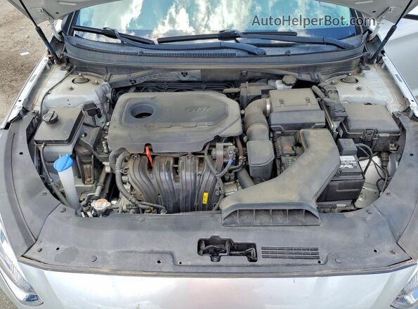 5NPE24AF9JH671066 2018 HYUNDAI SONATA Silver Вид задньої частини салону