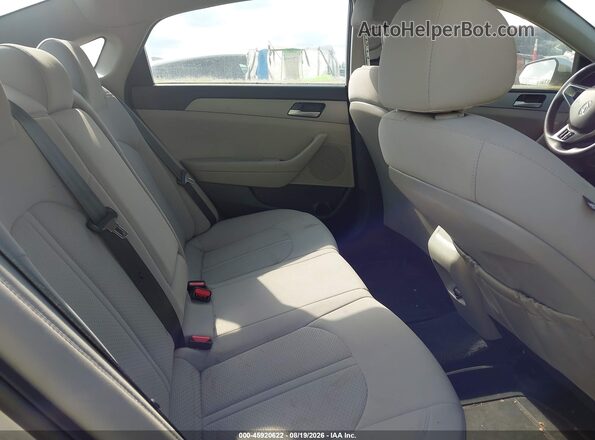 5NPE24AF9KH798370 2019 HYUNDAI SONATA Silver VIN sticker view