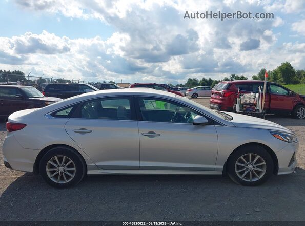 5NPE24AF9KH798370 2019 HYUNDAI SONATA Silver Rear interior view