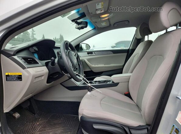 5NPE24AFXGH270764 2016 HYUNDAI SONATA Silver წინა სალონის ხედი