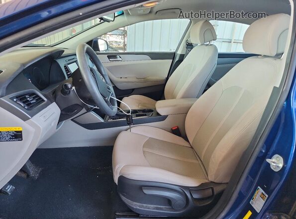 5NPE24AFXHH488608 2017 HYUNDAI SONATA Blue Widok wnętrza z przodu