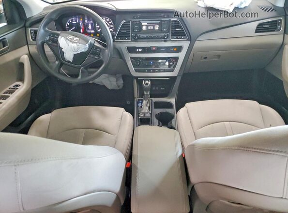 5NPE24AFXHH514530 2017 HYUNDAI SONATA Silver Widok deski rozdzielczej