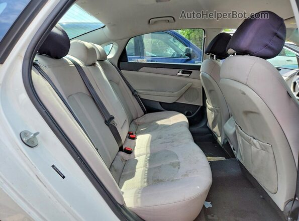 5NPE24AFXHH557989 2017 HYUNDAI SONATA White Widok tylnych siedzeń