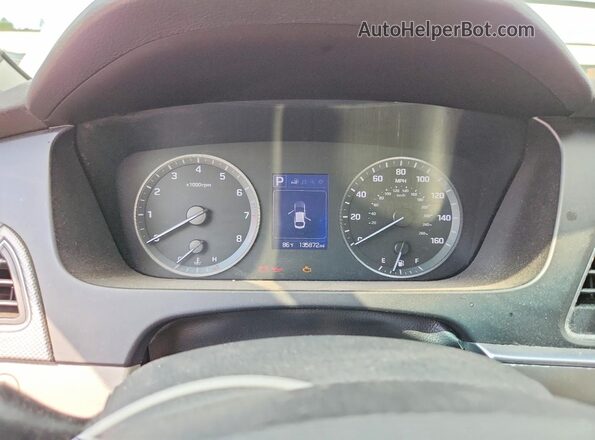 5NPE24AFXHH557989 2017 HYUNDAI SONATA White Widok zestawu wskaźników