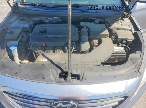 5NPE24AFXHH589812 2017 HYUNDAI SONATA Silver Widok wnętrza z tyłu