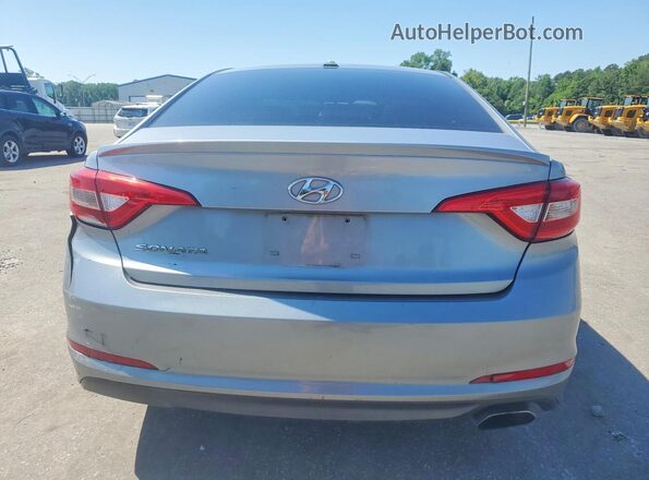 5NPE24AFXHH589812 2017 HYUNDAI SONATA Silver Widok z tyłu