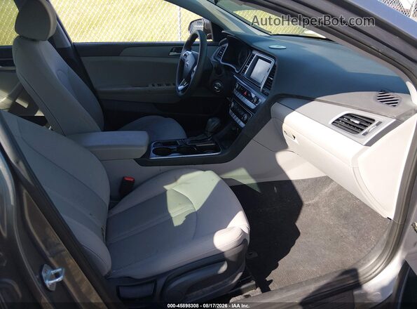5NPE24AFXJH613290 2018 HYUNDAI SONATA Серый Вид салона спереди