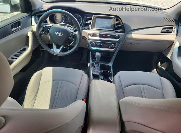 5NPE24AFXJH680679 2018 HYUNDAI SONATA White Vista del salpicadero