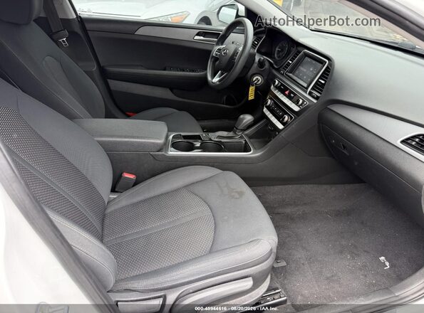 5NPE24AFXKH734029 2019 HYUNDAI SONATA Белый Вид салона спереди