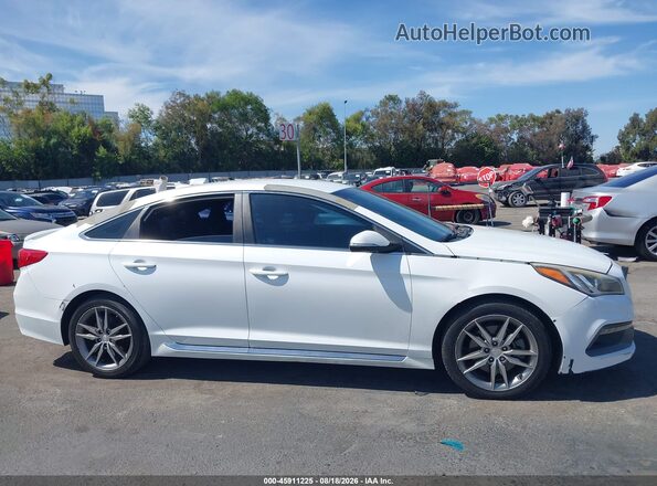 5NPE34AB2HH549802 2017 HYUNDAI SONATA White Rear interior view