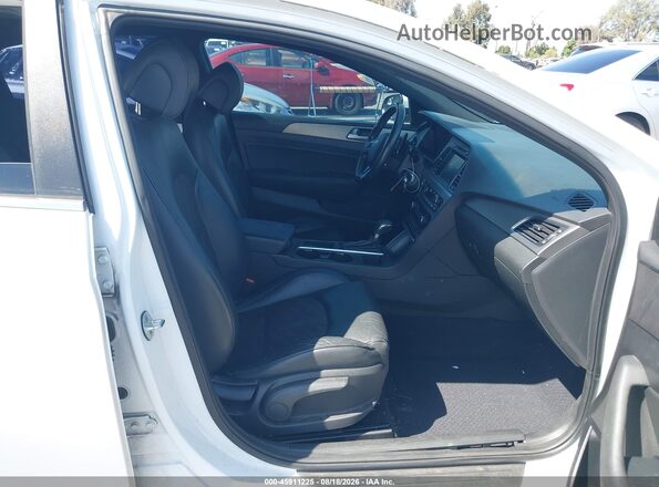 5NPE34AB2HH549802 2017 HYUNDAI SONATA White Front interior view