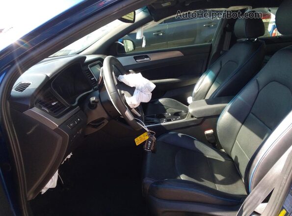 5NPE34AB2JH723017 2018 HYUNDAI SONATA Синий Вид салона спереди