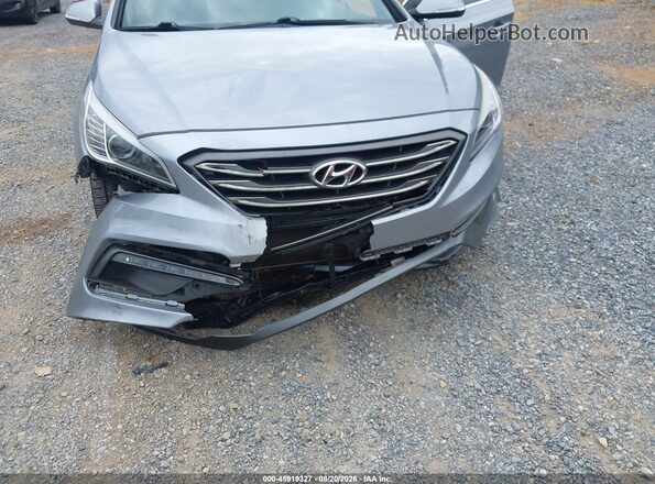 5NPE34AB5HH447281 2017 HYUNDAI SONATA Silver Widok z przodu