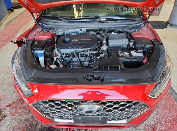 5NPE34AB6JH675568 2018 HYUNDAI SONATA Red Widok wnętrza z tyłu