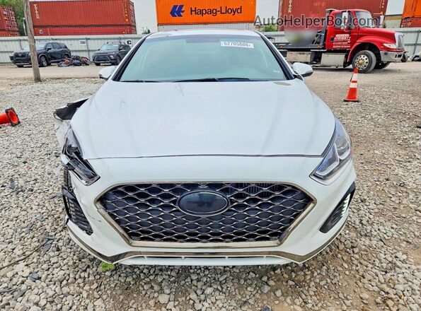 5NPE34AB8JH658142 2018 HYUNDAI SONATA White Widok z przodu