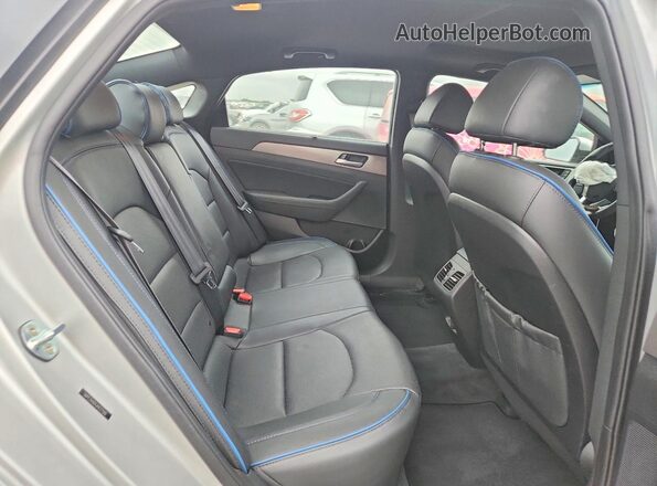 5NPE34ABXJH637566 2018 HYUNDAI SONATA Silver Հետևի նստատեղերի տեսք