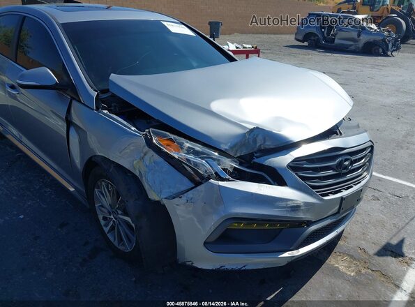 5NPE34AF0HH513187 2017 HYUNDAI SONATA Серебряный Вид спереди