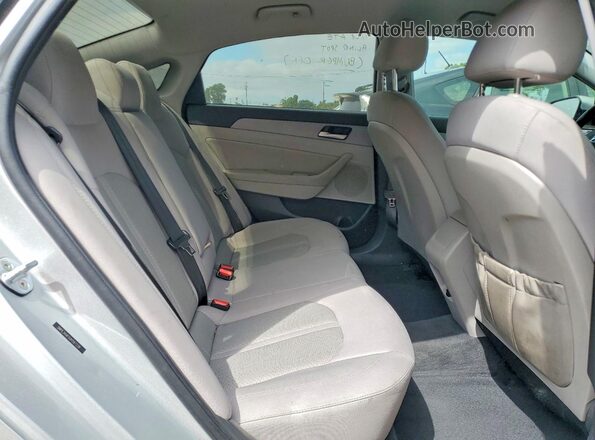 5NPE34AF0JH597338 2018 HYUNDAI SONATA Silver Widok tylnych siedzeń