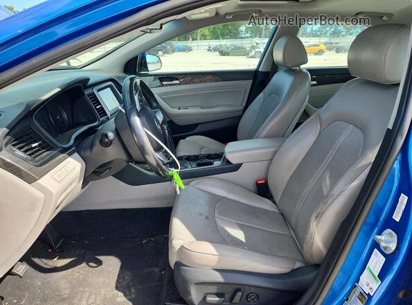 5NPE34AF0JH618317 2018 HYUNDAI SONATA Blue Вид салону спереду