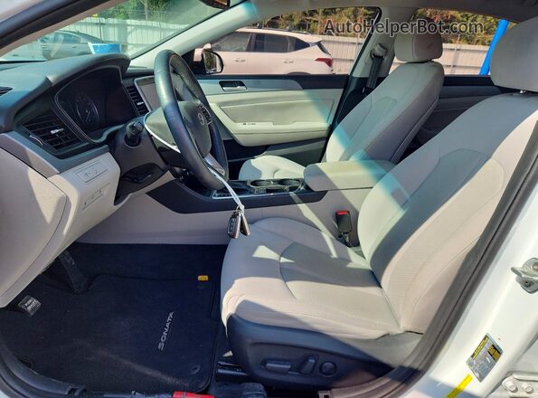 5NPE34AF0JH633657 2018 HYUNDAI SONATA White წინა სალონის ხედი