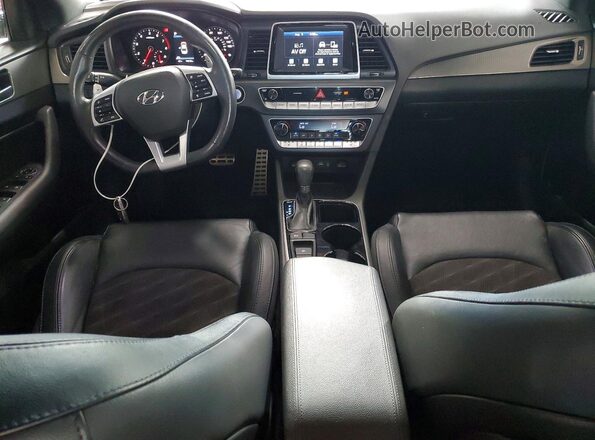 5NPE34AF0KH737390 2019 HYUNDAI SONATA Red Widok deski rozdzielczej