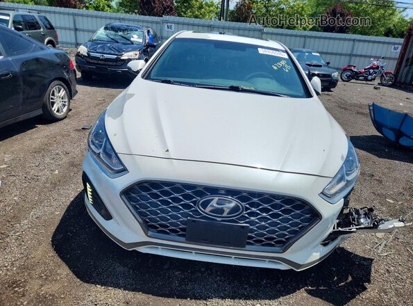 5NPE34AF0KH790932 2019 HYUNDAI SONATA White Widok z przodu