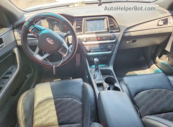 5NPE34AF0KH790932 2019 HYUNDAI SONATA White Widok deski rozdzielczej