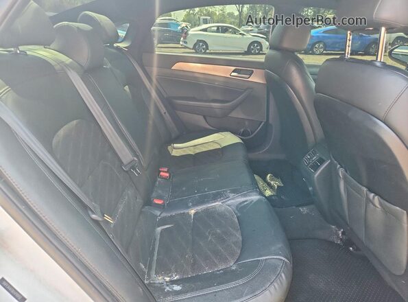 5NPE34AF0KH790932 2019 HYUNDAI SONATA White Widok tylnych siedzeń