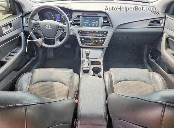 5NPE34AF1HH466932 2017 HYUNDAI SONATA Белый Вид панели приборов