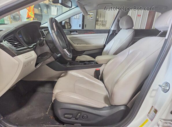 5NPE34AF1JH603096 2018 HYUNDAI SONATA White Widok wnętrza z przodu