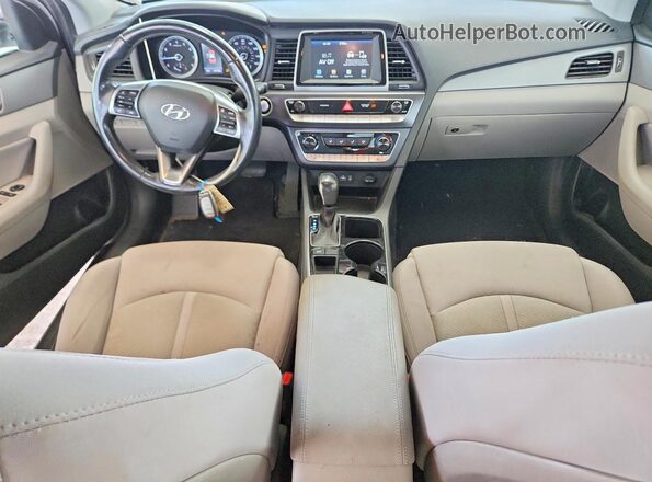 5NPE34AF1JH605009 2018 HYUNDAI SONATA Silver Dashboard view