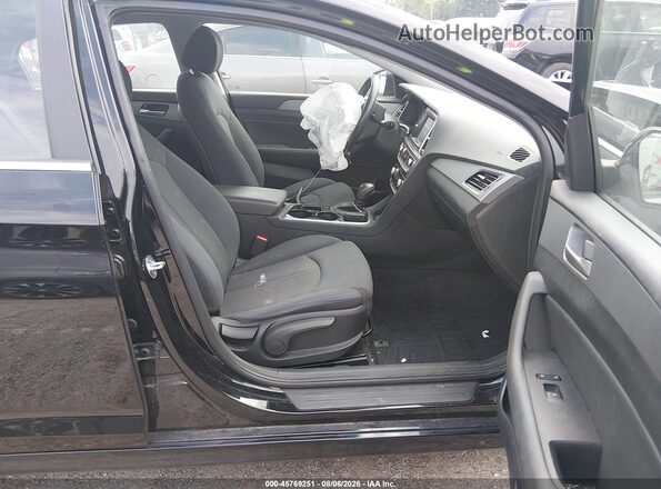 5NPE34AF1JH605320 2018 HYUNDAI SONATA Черный Вид салона спереди