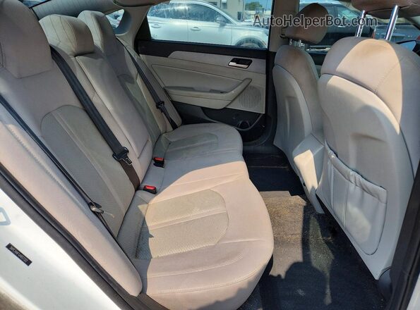 5NPE34AF1JH657322 2018 HYUNDAI SONATA White Rear seats view