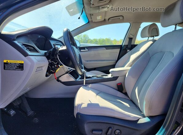 5NPE34AF2HH479172 2017 HYUNDAI SONATA Black Вид салону спереду